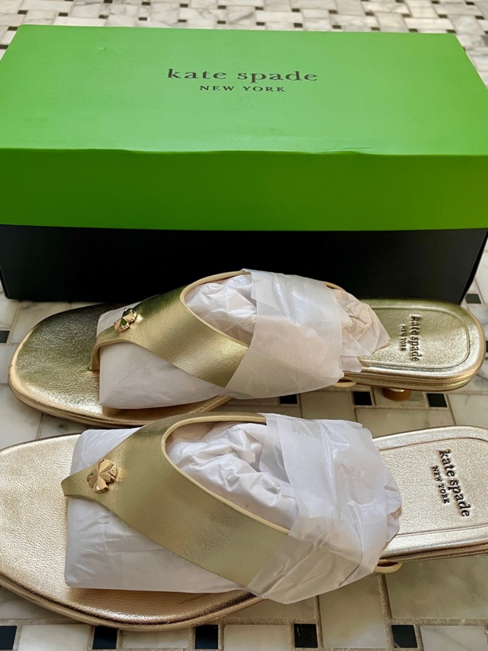 Kate Spade New York Kitten Heel Sandals Size 8 NIB Gold - Picture 8 of 9